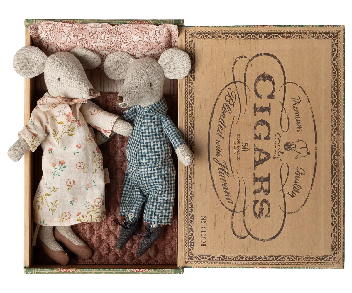 Grandma and Grandpa Mice in Cigar Box