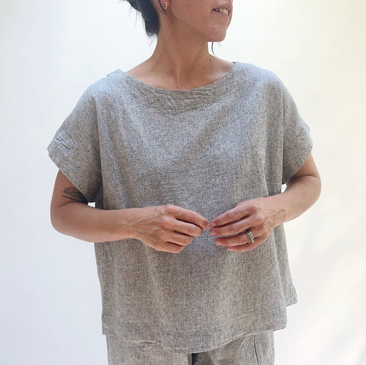 Short Sleeve Top in White Crosshatch