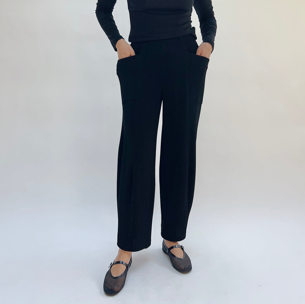 Crepe Pants in Black