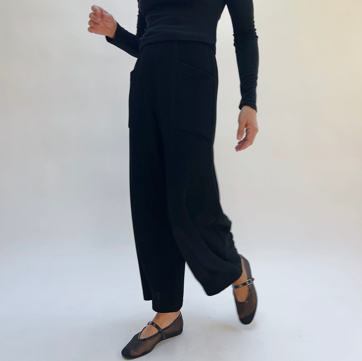Crepe Pants in Black