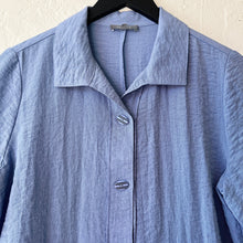 Load image into Gallery viewer, Habitat | Express Travel Solid Pleat Back Blouse in Rain