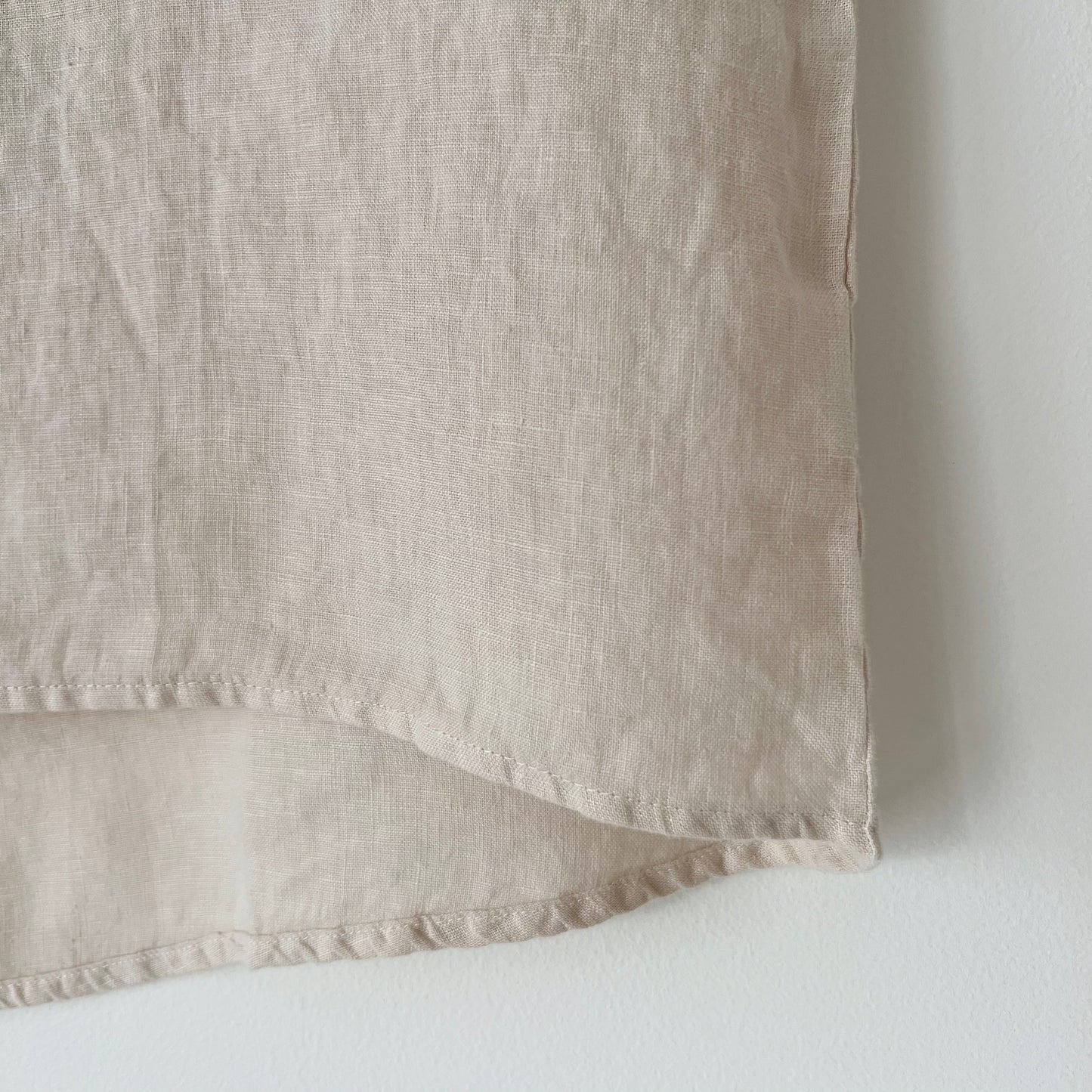 High Low Linen Tee in Jicama