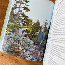 Load image into Gallery viewer, Martha Stewart's Gardening Handbook