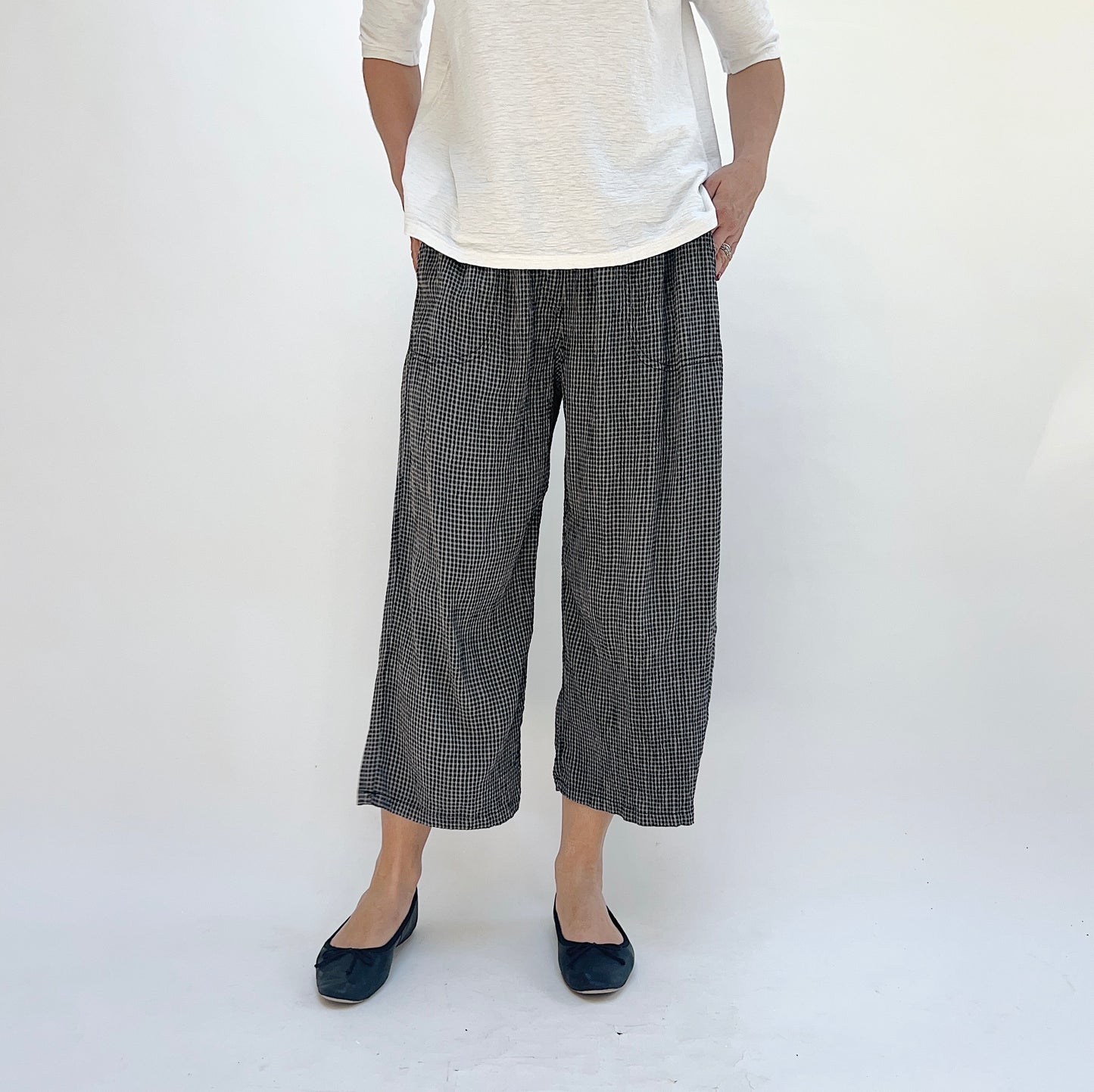 Crinkle Check Easy Crop Pant in Black