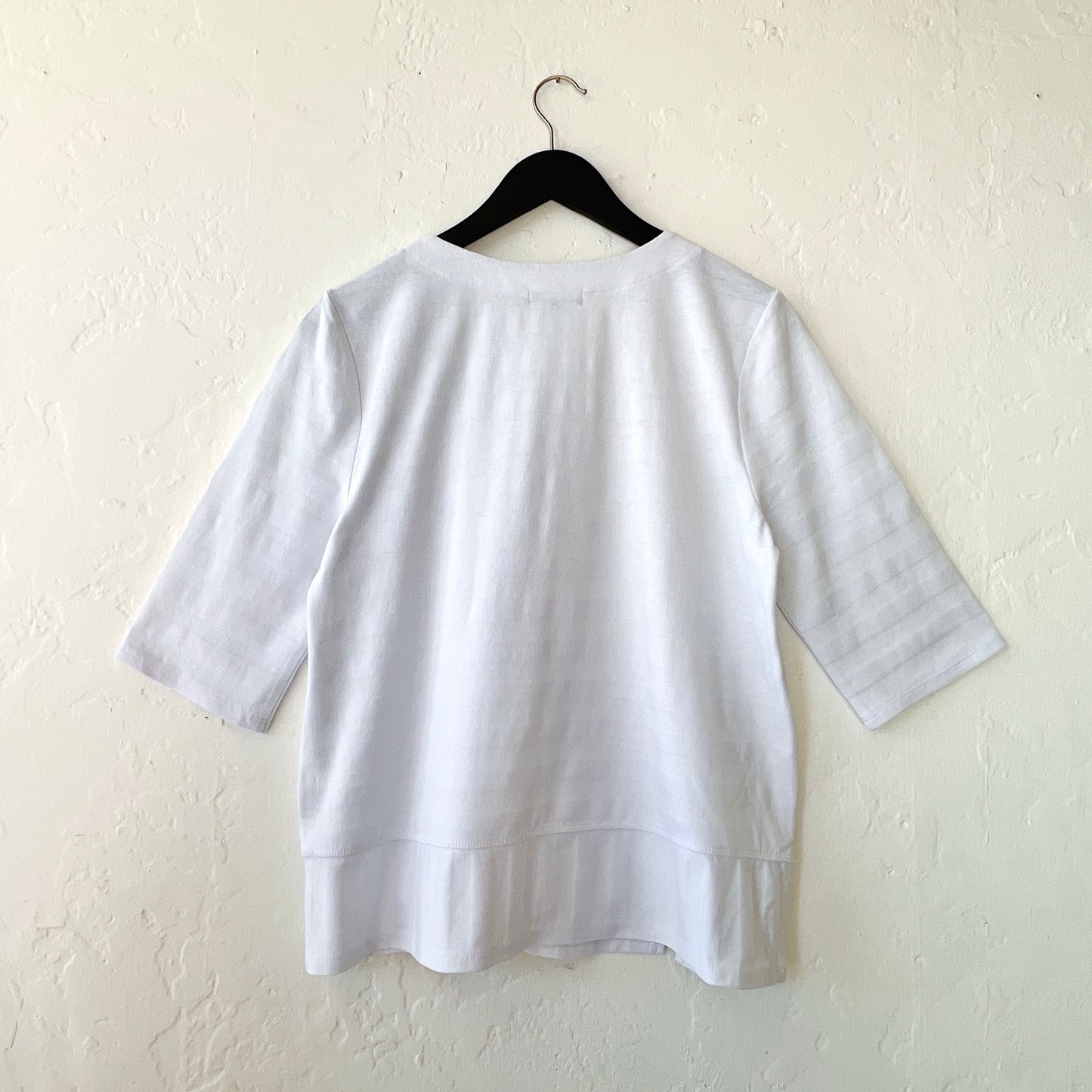 Shadow Stripe Elbow Sleeve Top in White