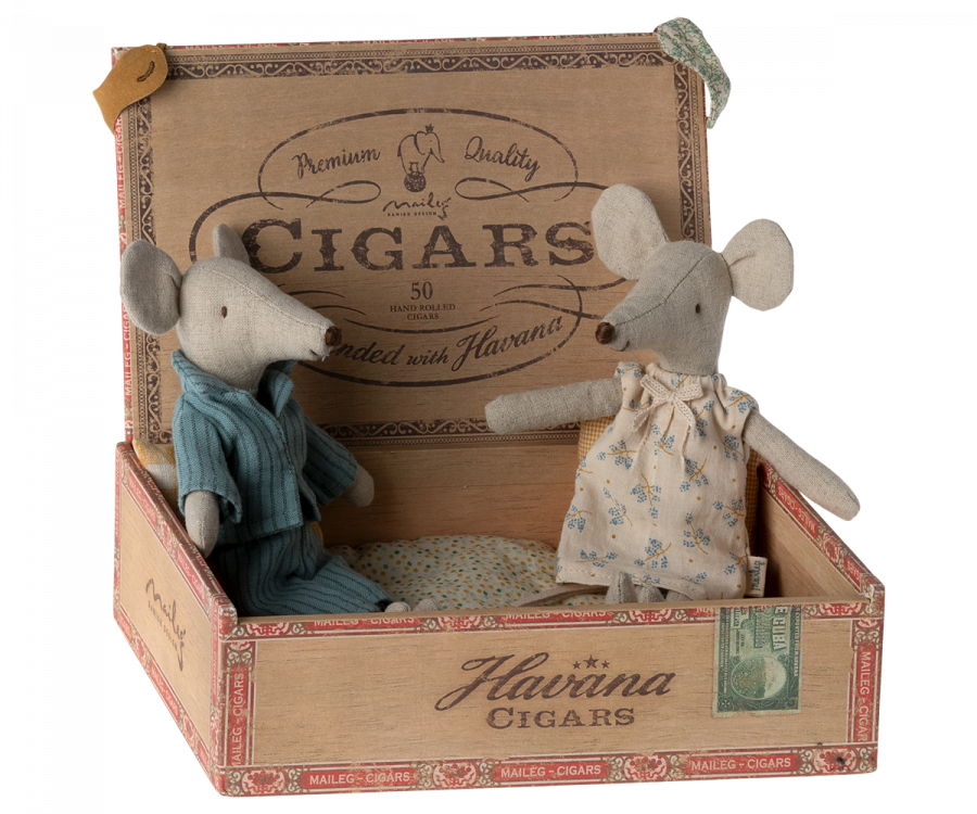 Maileg | Mum & Dad Mice in Cigar Box