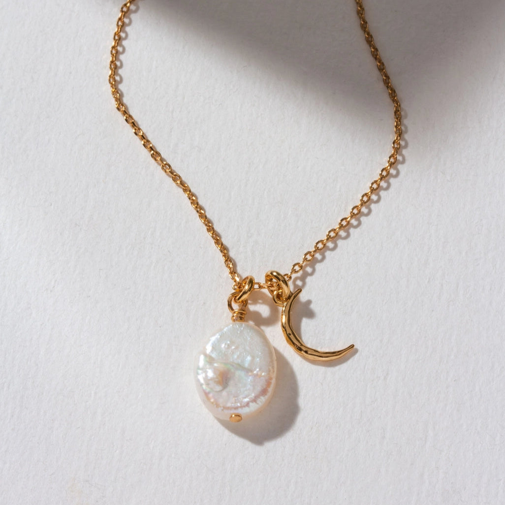 Luna Norte | Celestial Being Necklace with Pearl