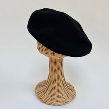 Load image into Gallery viewer, Wool Beret in Black
