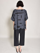 Load image into Gallery viewer, Uzi | Pebble Box Top in Charcoal
