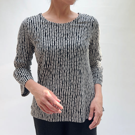 Daisy Dash Flounce Top in Black