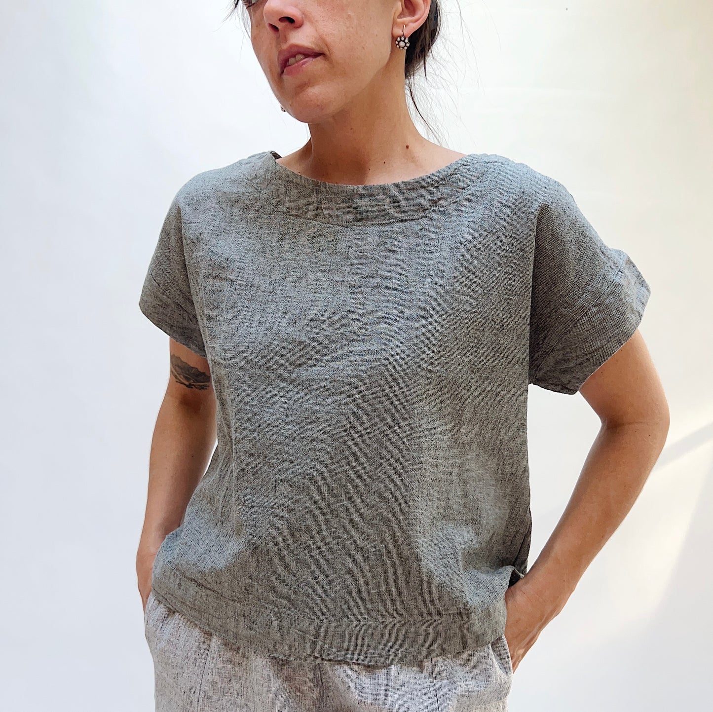 Short Sleeve Top in Overcast Crosshatch