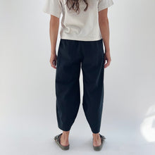 Load image into Gallery viewer, Pacific Cotton | Cotton Oliver Pant in Black
