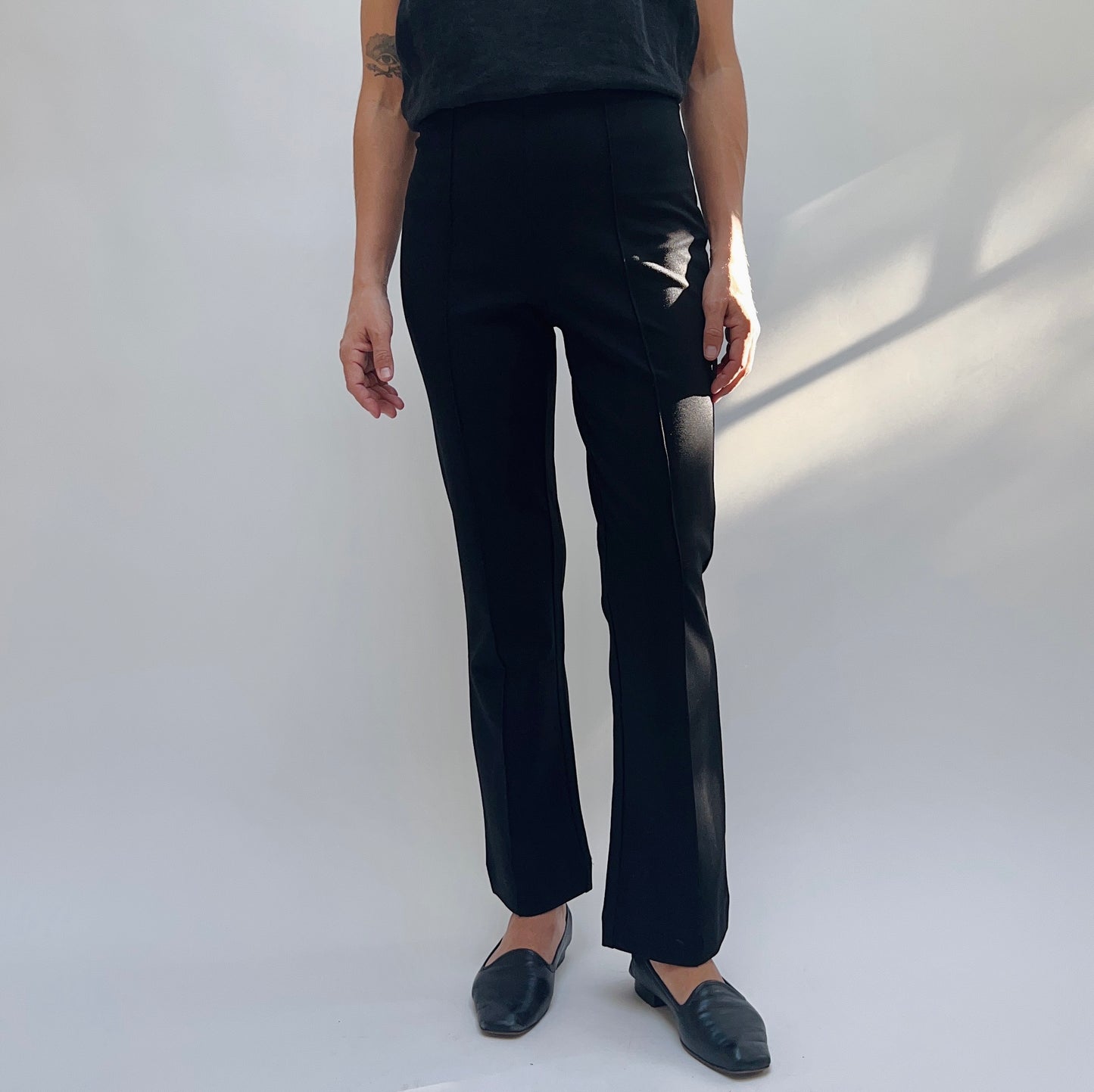 Kickflare Pant in Ponte in Black