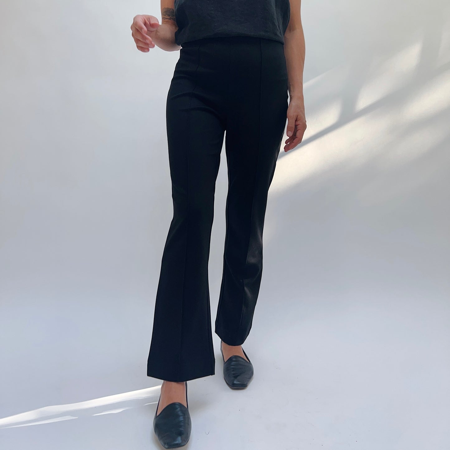 Kickflare Pant in Ponte in Black