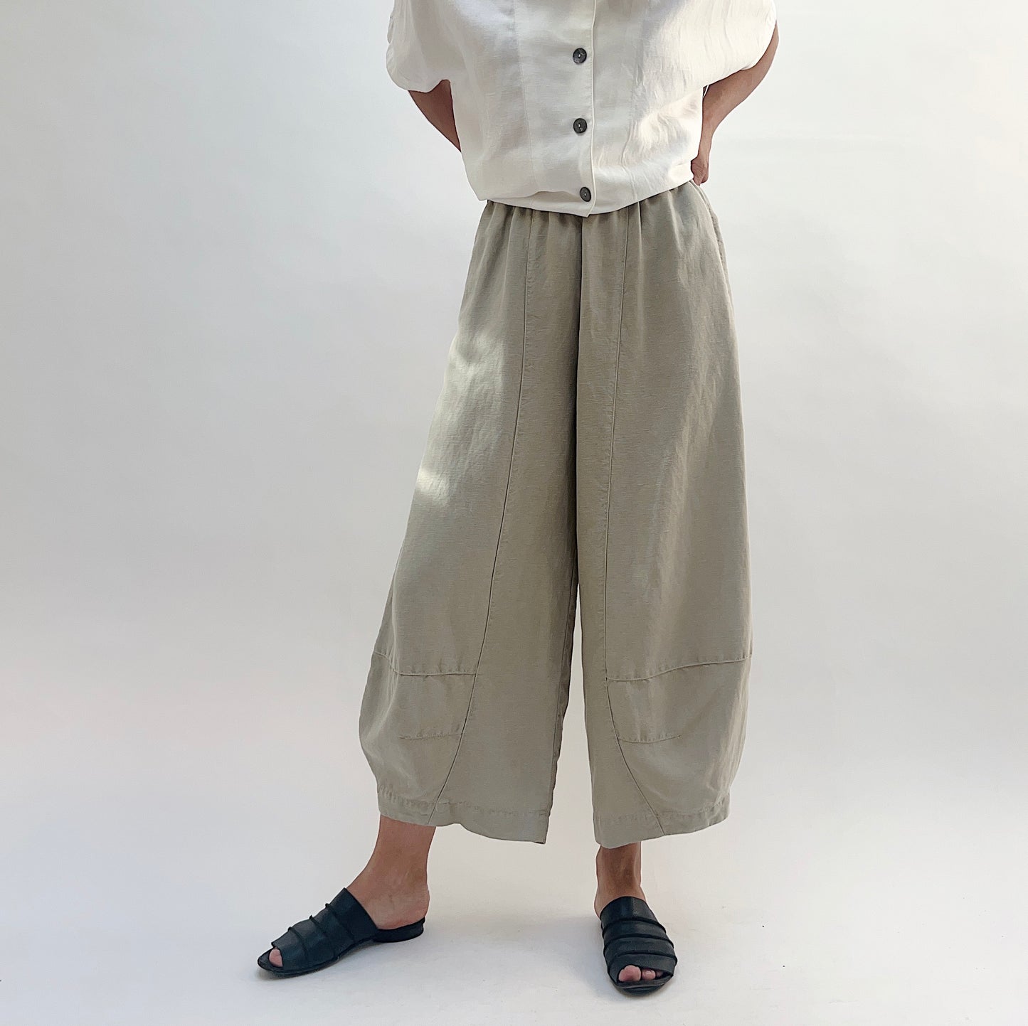 Linen Blend Tucked Hem Pants in Artichoke