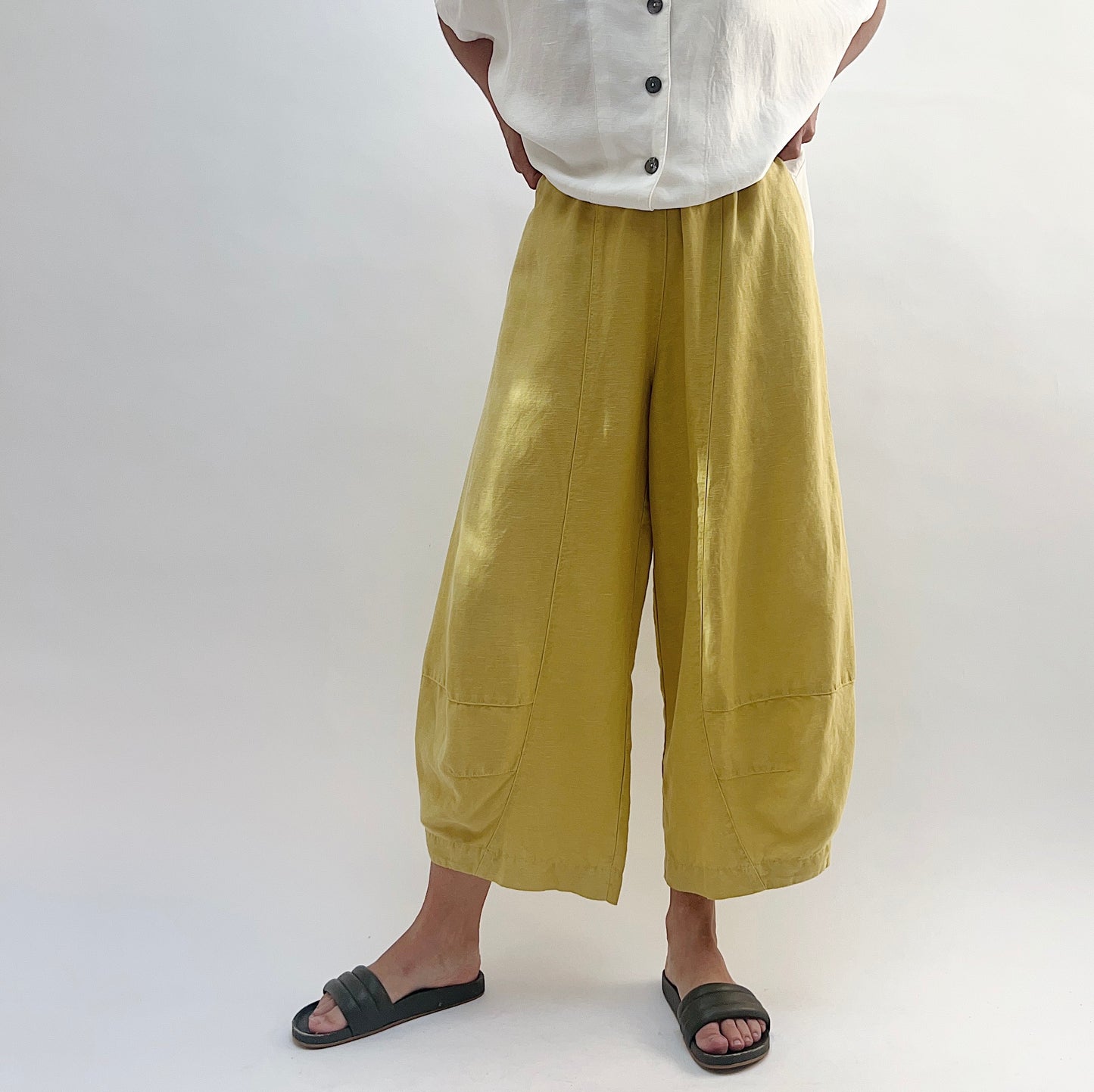 Linen Blend Tucked Hem Pants in Sweet Lime