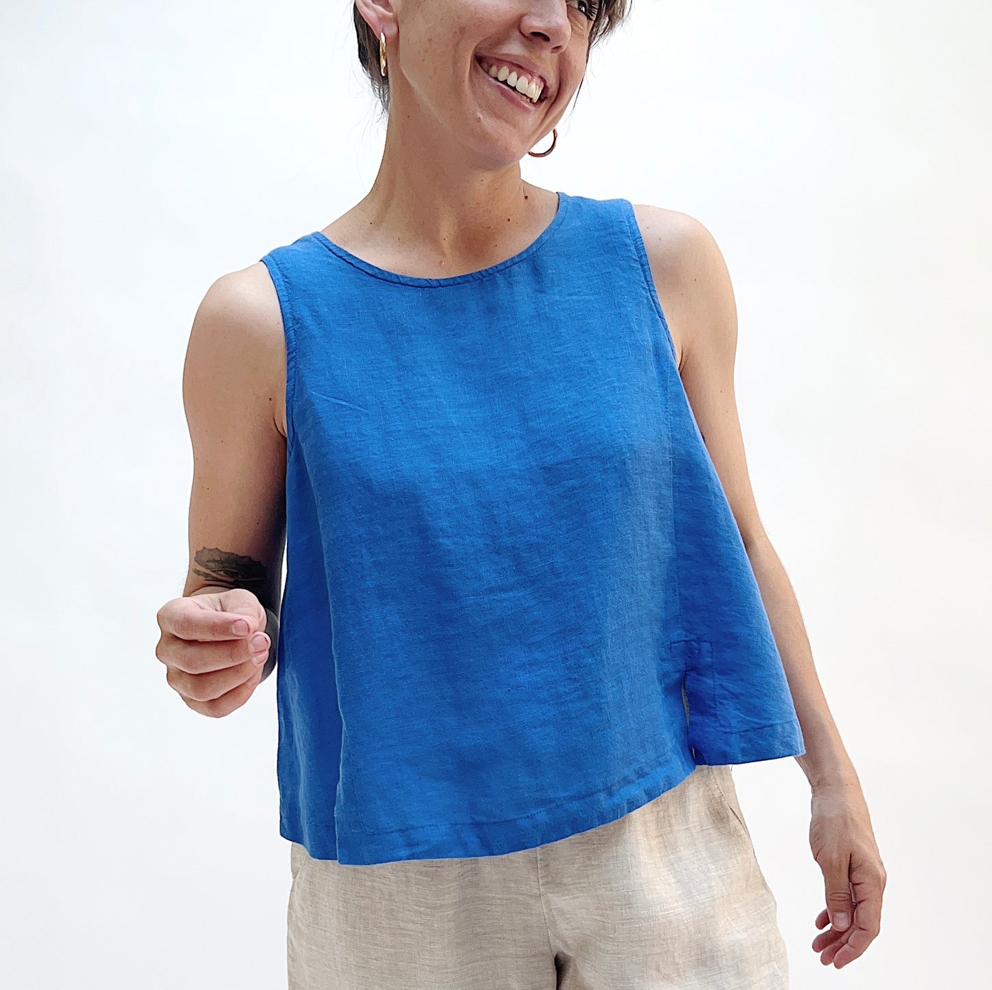Button Back Tank in Flax Flower