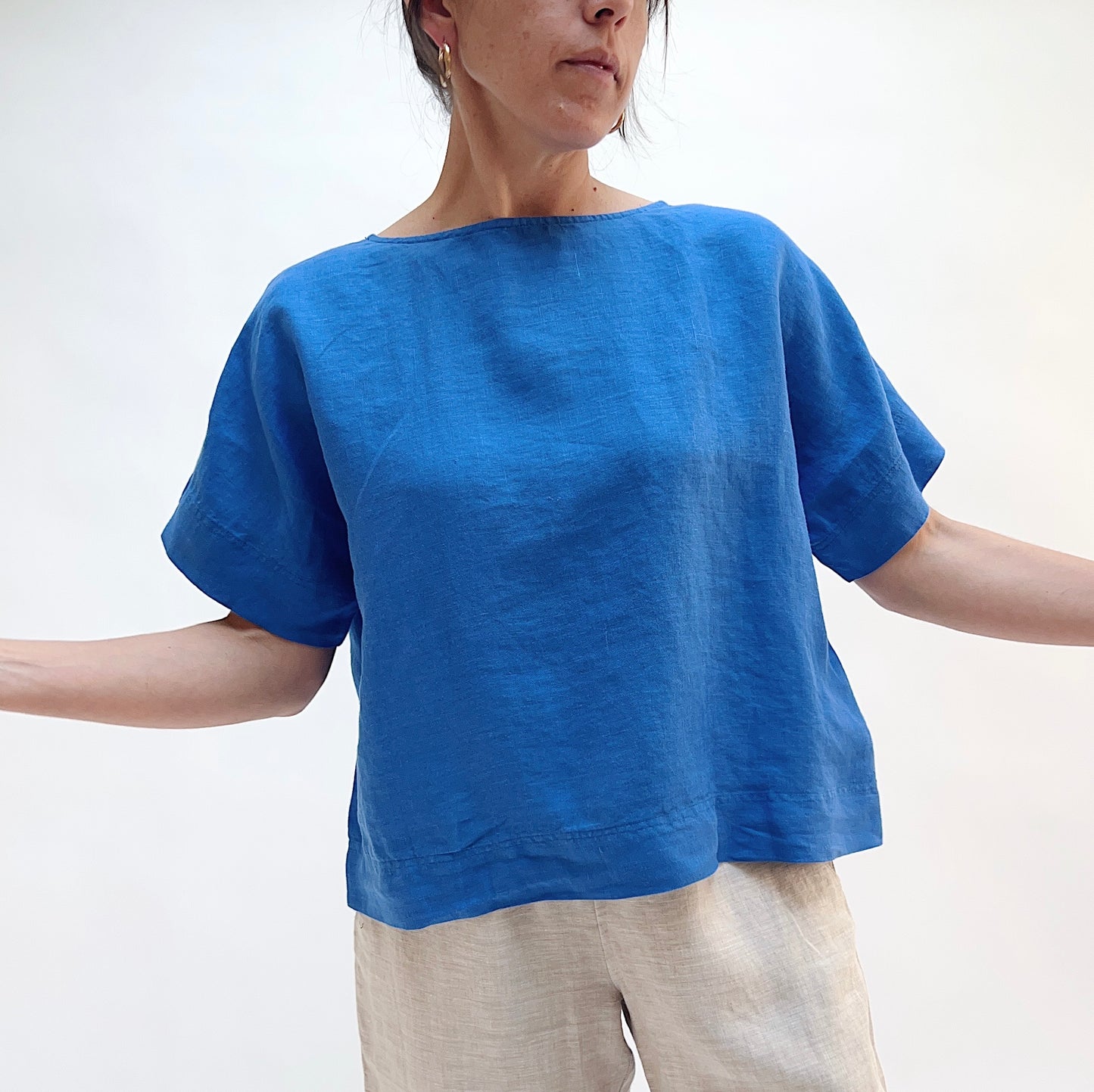 Short Sleeved Pullover Shirt in Flax Flower