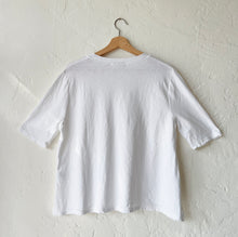 Load image into Gallery viewer, Cut Loose | V-Neck Elbow Sleeve Top in White
