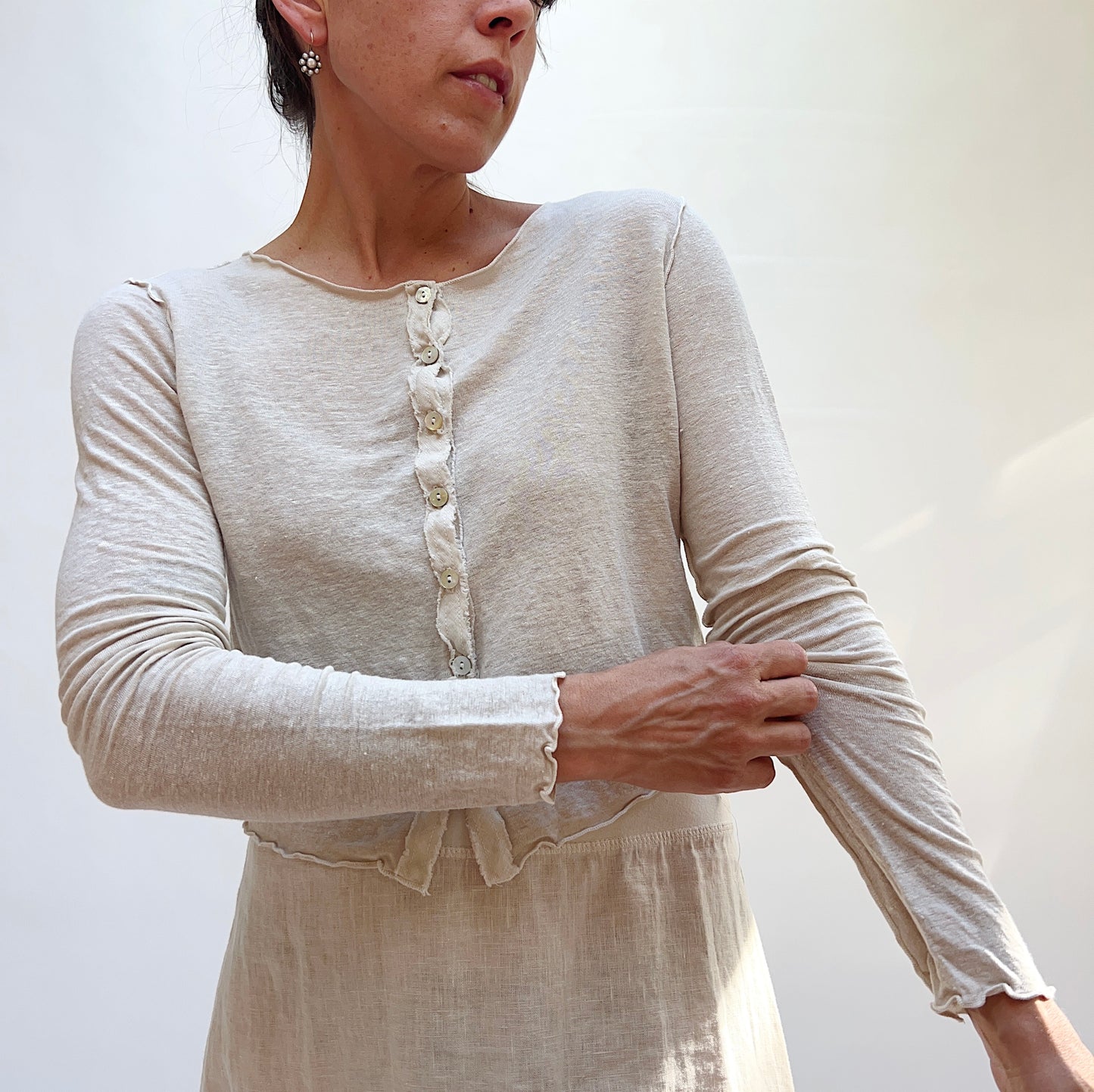 Cropped Fine Linen Blend Cardigan in Jicama