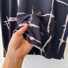 Load image into Gallery viewer, Olivia by Habitat | Arthouse Grid Easy Tee in Black
