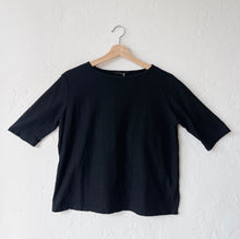 Load image into Gallery viewer, Cut Loose | Elbow Sleeve Top in Black
