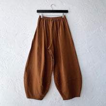 Load image into Gallery viewer, Pacific Cotton | Cotton Oliver Pant in Pinecone
