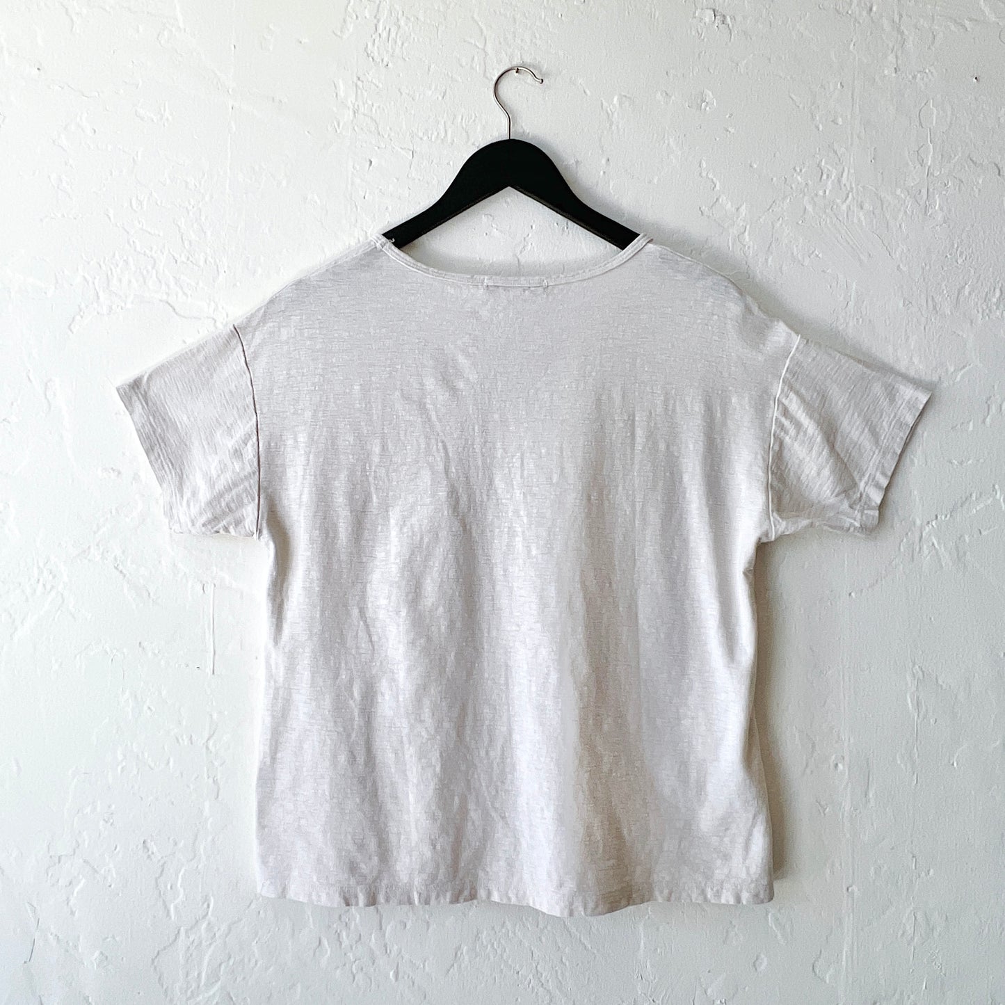 V-Neck Tee in Jicama