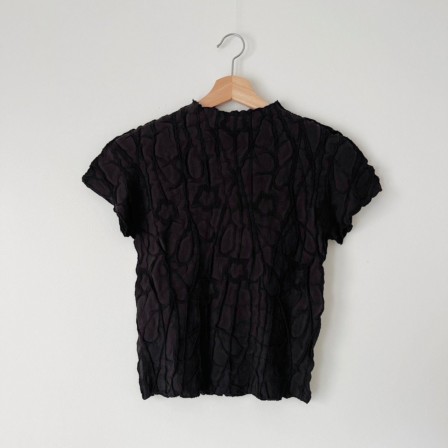 Short Sleeve Crinkle Top in Black