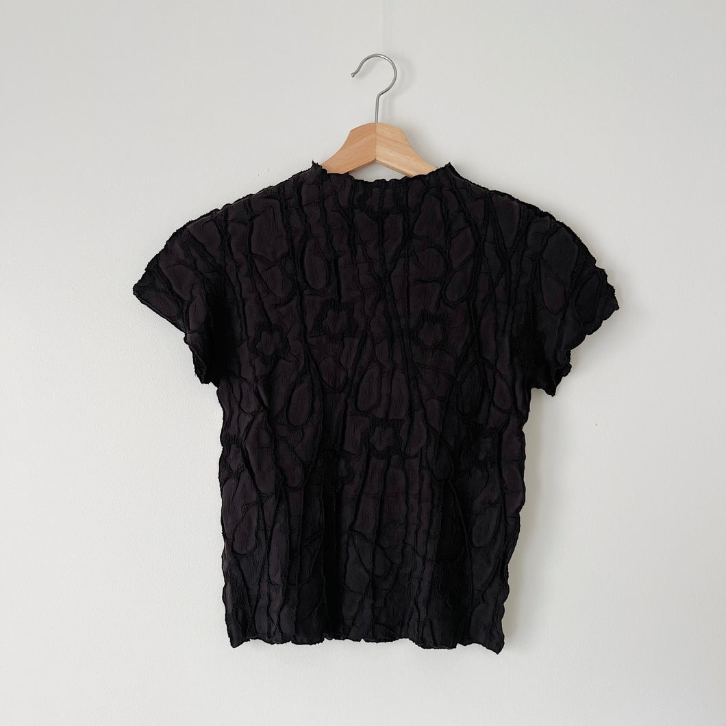 Vanite Couture | Short Sleeve Crinkle Top in Black
