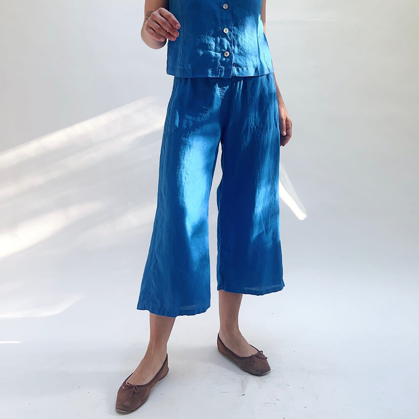 Hanky Linen Easy Crop Flood in Vivid Blue