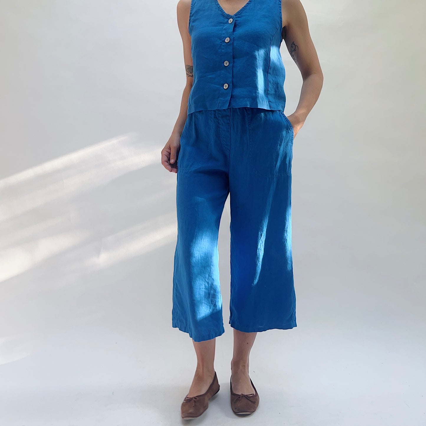 Hanky Linen Easy Crop Flood in Vivid Blue