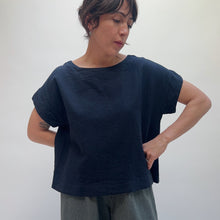 Load image into Gallery viewer, Cut Loose | Boxy Tee in Lights Out Crosshatch
