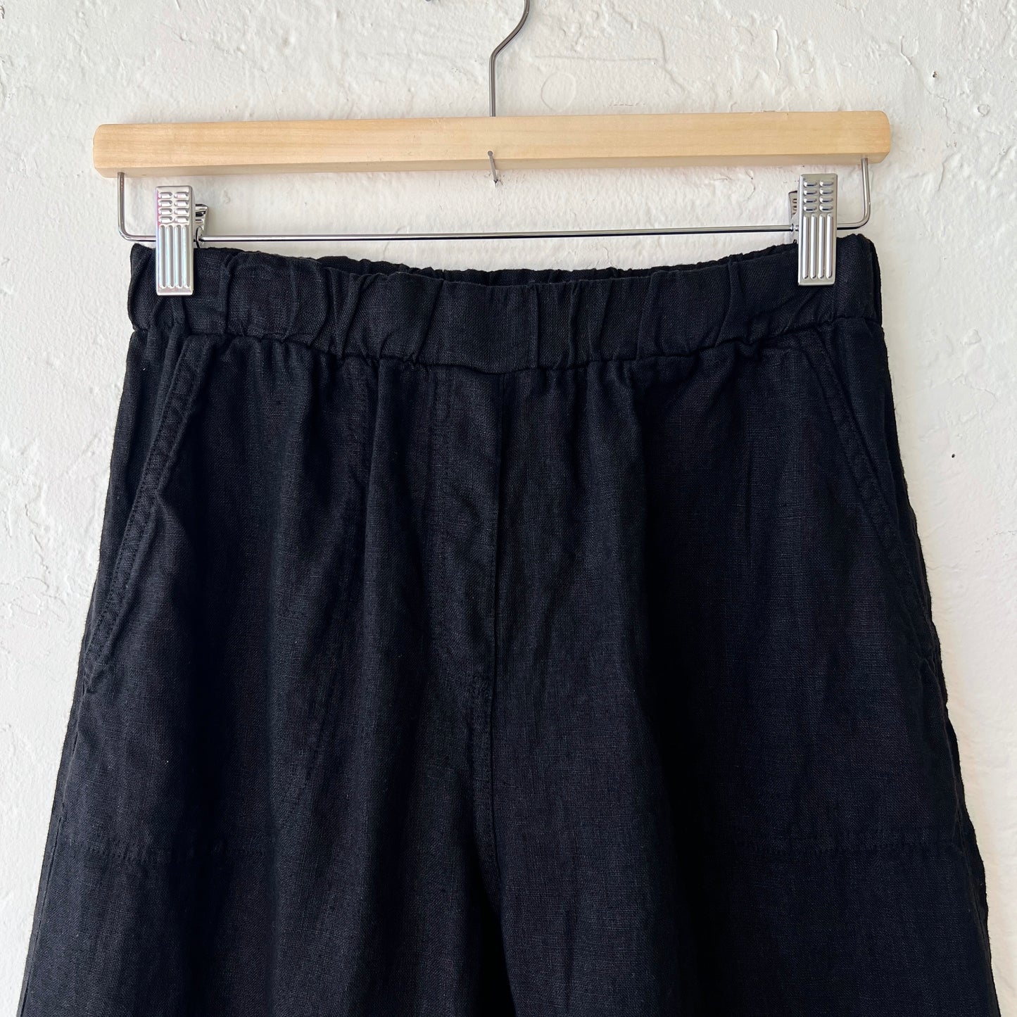 Heavy Linen Easy Crop Flood in Black
