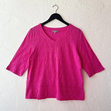 Load image into Gallery viewer, Cascade Cotton Elbow Sleeve Tee in Berry
