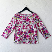 Load image into Gallery viewer, Spring Rib Floral Everyday Tee in Berry
