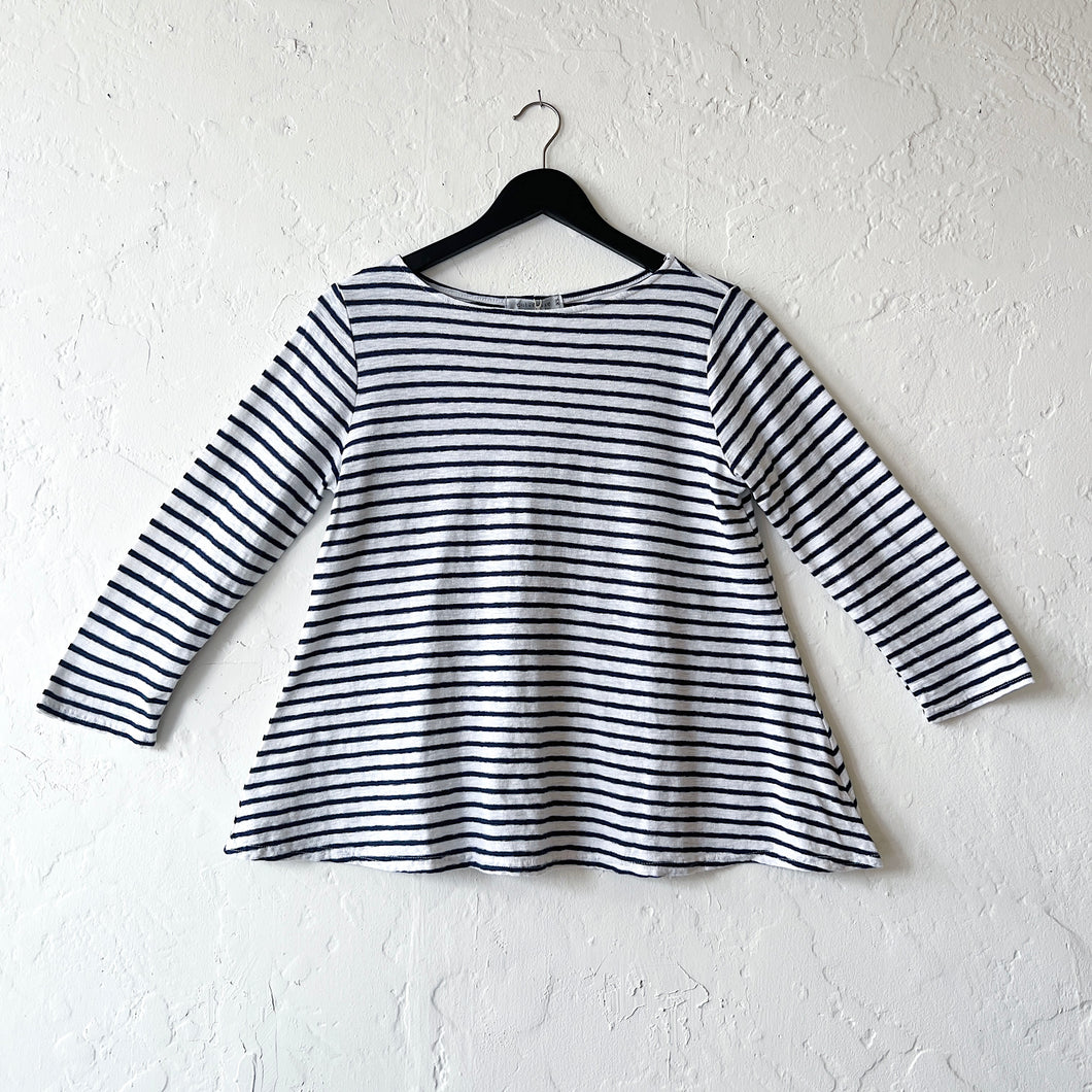 Cut Loose | 3/4 Sleeve A-Line Boatneck Top in Laundered & Navy Stripe