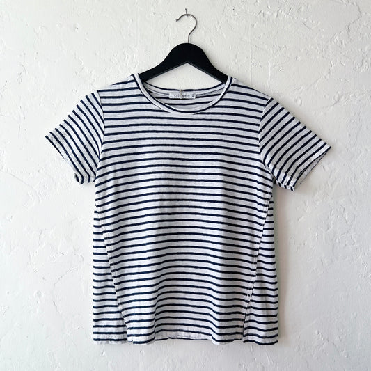Short Sleeve Slit Hem Tee in Navy and Laundered Stripe