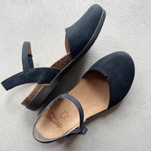 Load image into Gallery viewer, Dansko | Rowan in Black Nubuck
