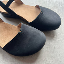 Load image into Gallery viewer, Dansko | Rowan in Black Nubuck
