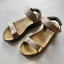Load image into Gallery viewer, Woden | Line Sandal in Dark Olive
