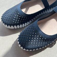 Load image into Gallery viewer, Ilse Jacobsen | Tulip Mary Jane Ballet Flats in Dark Indigo
