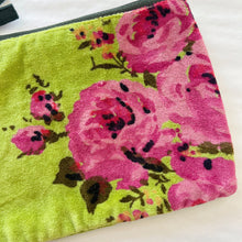 Load image into Gallery viewer, Velvet Napoli Pouch in Hazel Green
