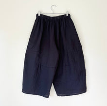 Load image into Gallery viewer, Cut Loose | Hanky Linen Balloon Crop Pant in Lights Out
