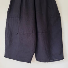Load image into Gallery viewer, Cut Loose | Hanky Linen Balloon Crop Pant in Lights Out
