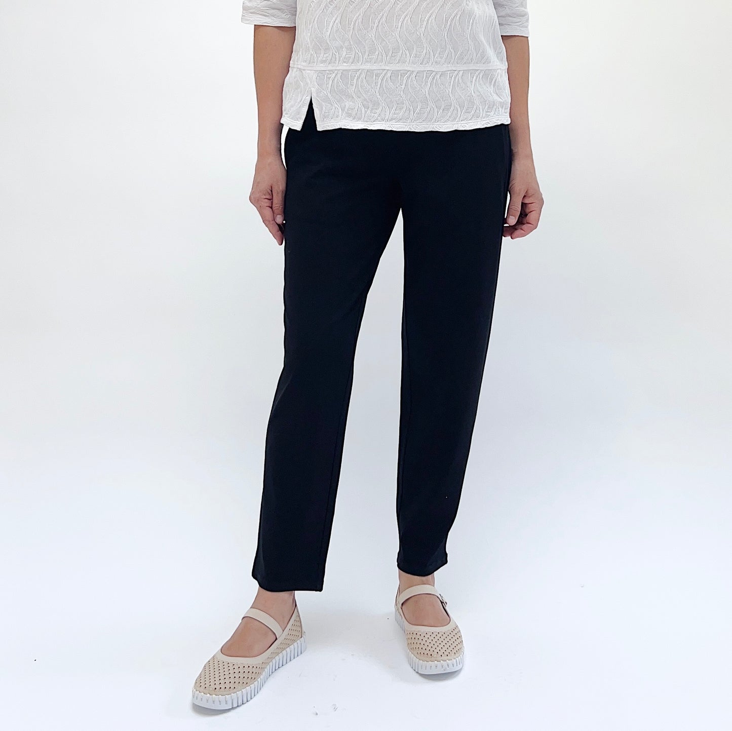 Core Travel Straight Pant in Black
