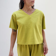 Load image into Gallery viewer, Pacific Cotton | Crop V-Neck in Pera

