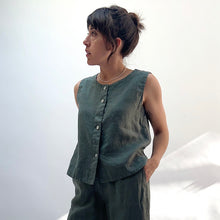 Load image into Gallery viewer, Cut Loose | Linen Button Down Tank in Clay
