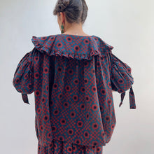 Load image into Gallery viewer, DVAA | Thistle Top in Red &amp; Navy Floral
