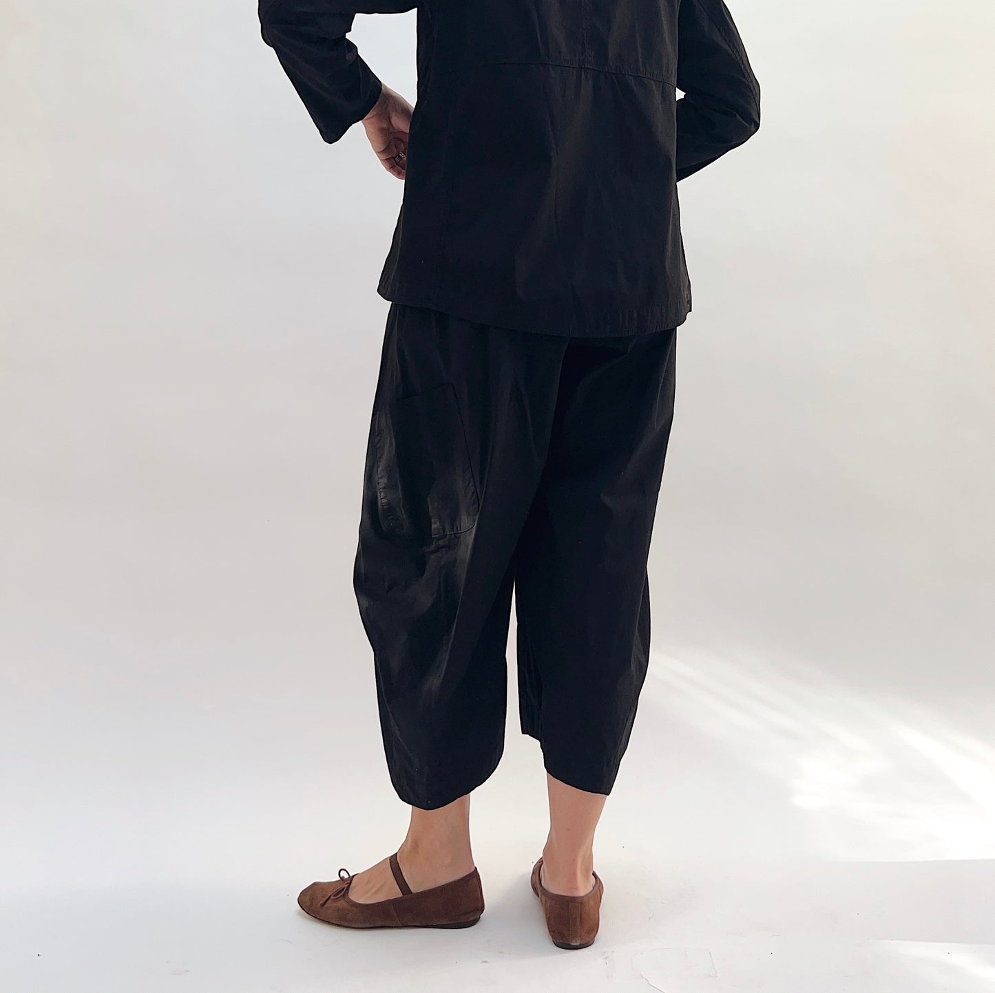 Snap Front Pant in Black